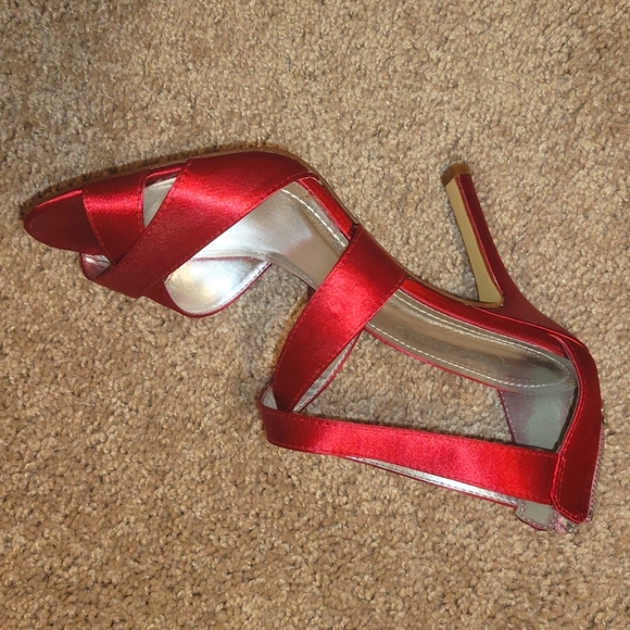 Davids Bridal Shoes - Picture 2 of 4